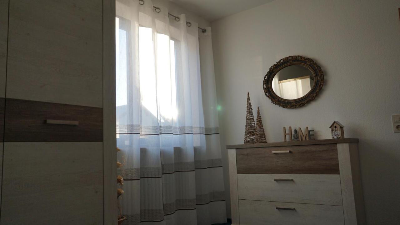 Grosszuegige Wohnung Mit Terrasse Und Gartenzugang - Das Komplette Erdgeschoss Биндлах Екстериор снимка