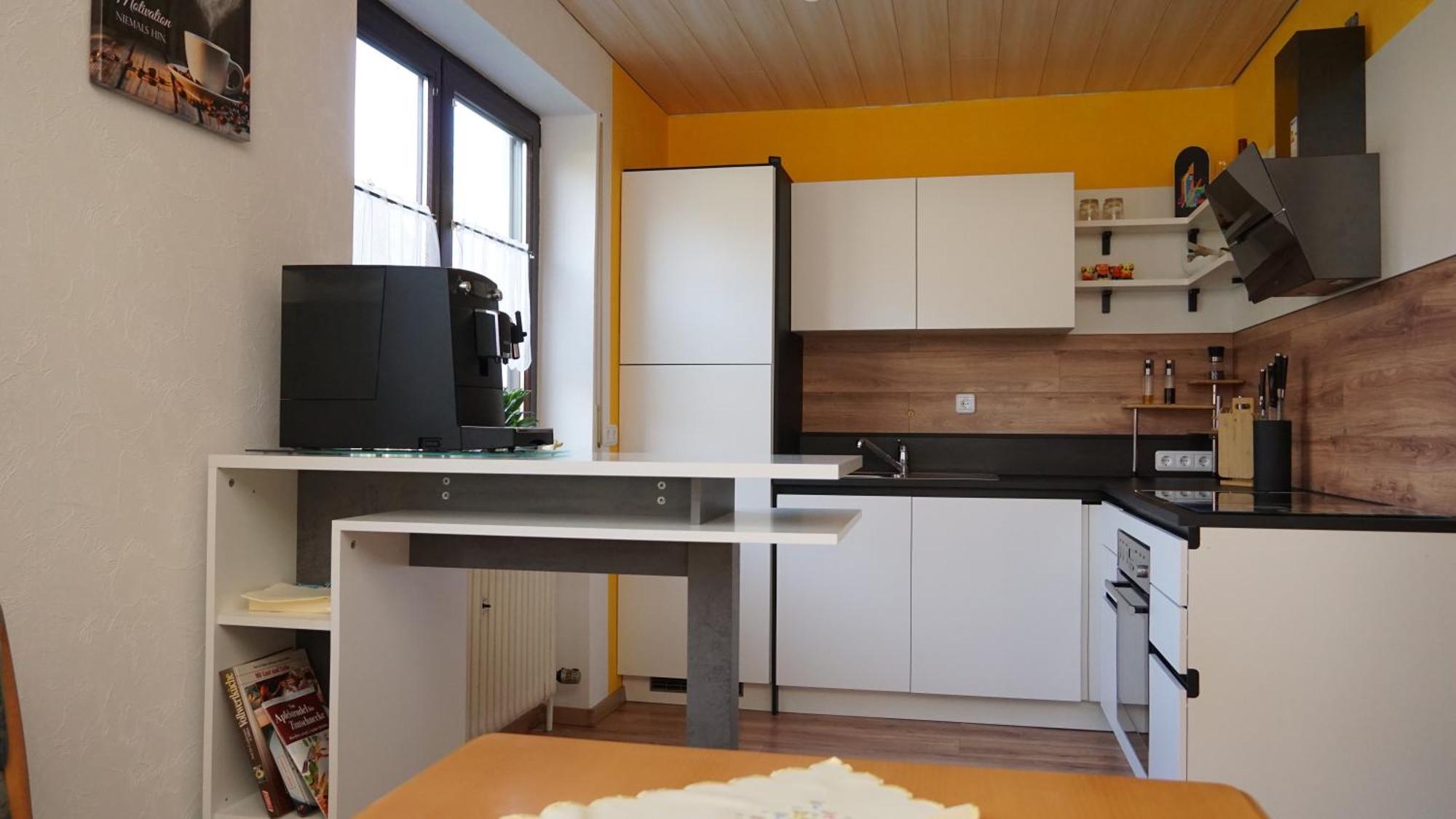 Grosszuegige Wohnung Mit Terrasse Und Gartenzugang - Das Komplette Erdgeschoss Биндлах Екстериор снимка
